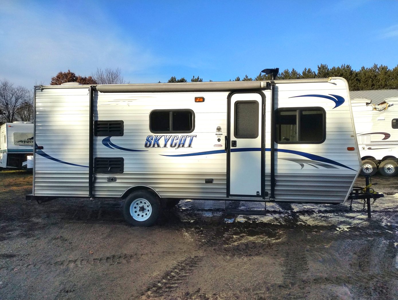 2013 20' Skyline Skycat 186B photo 1