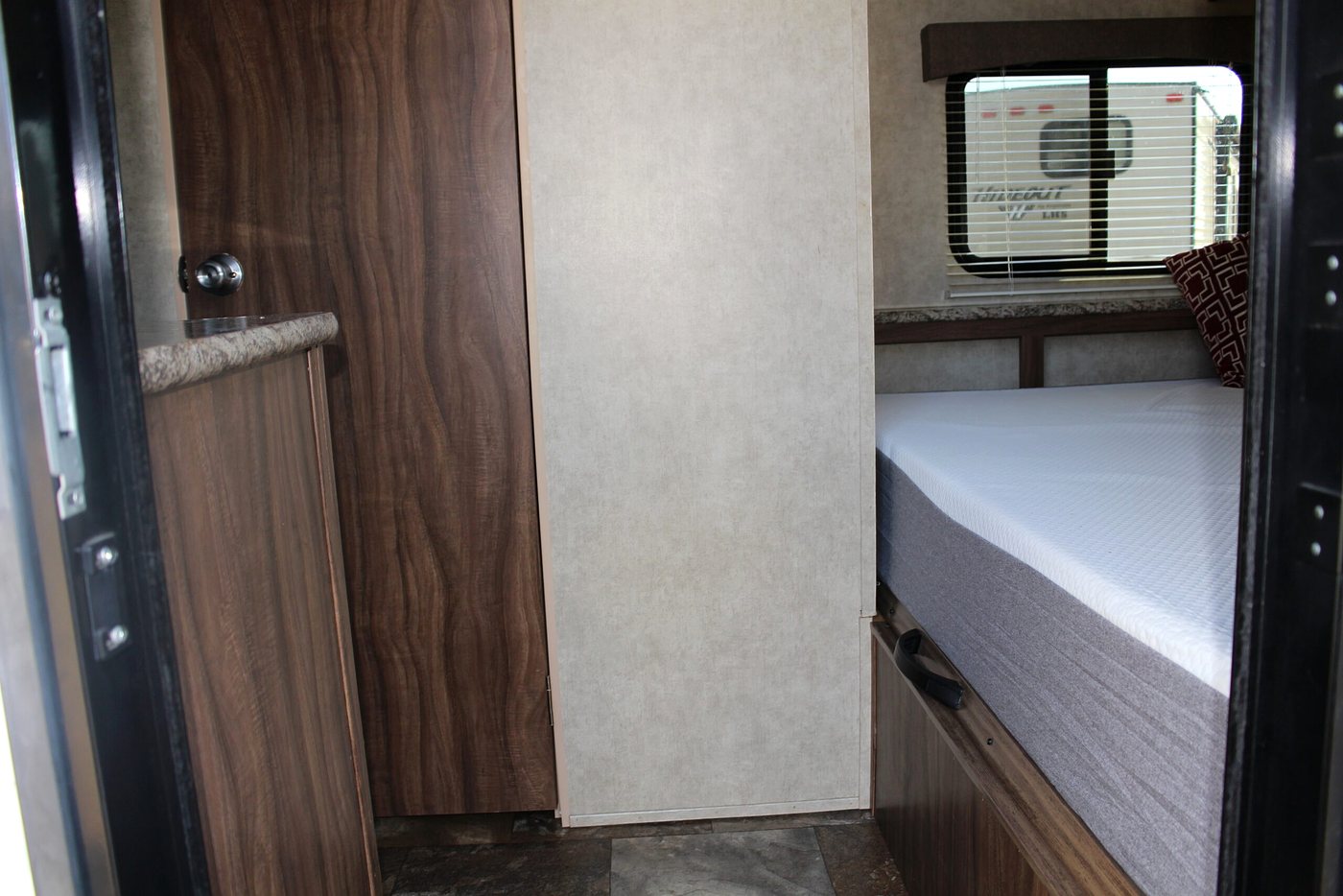 2018 21'Coachmen Clipper 17RD photo 3