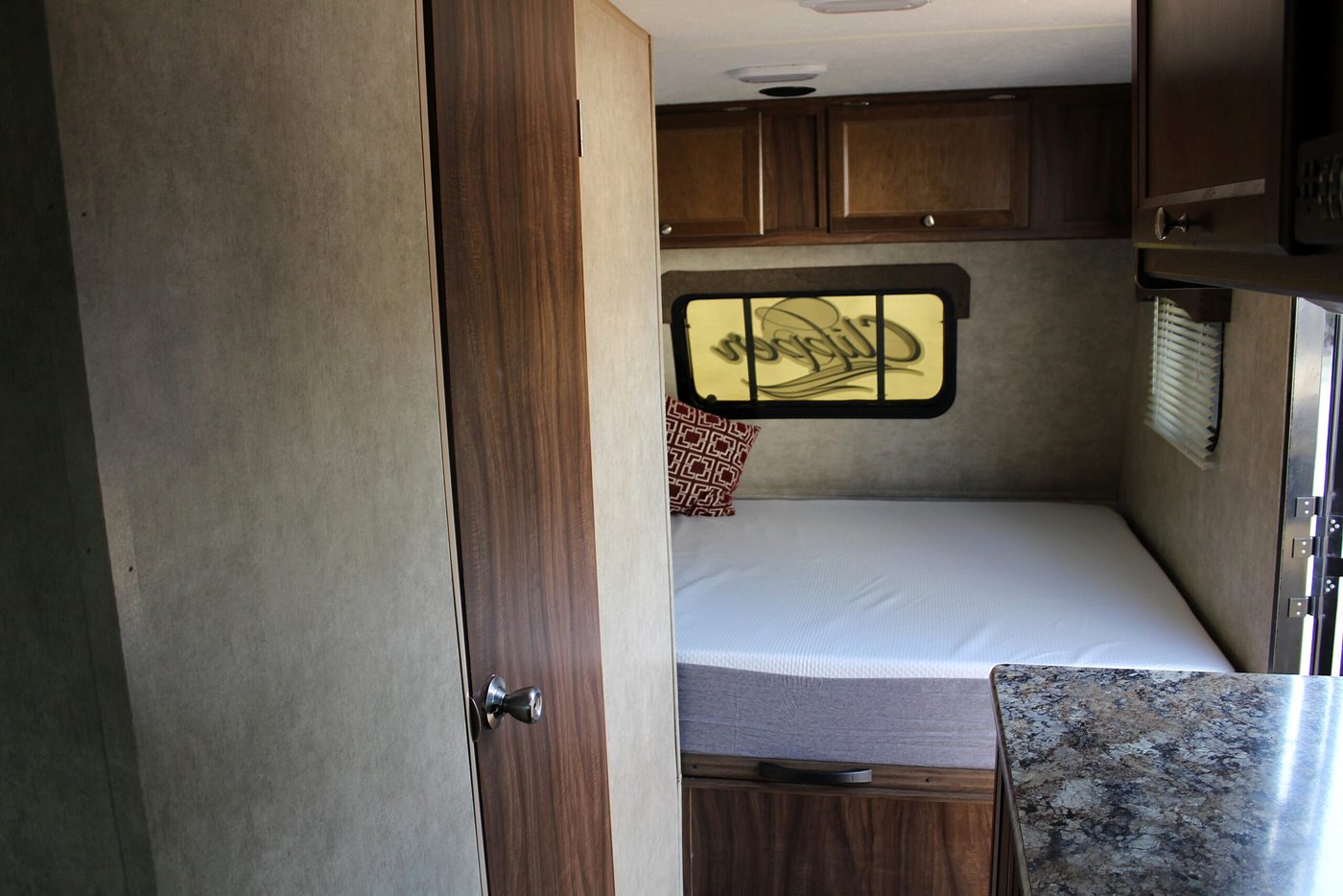 2018 21'Coachmen Clipper 17RD photo 5