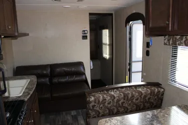 2018 29' Keystone Hideout 262LHS photo 6